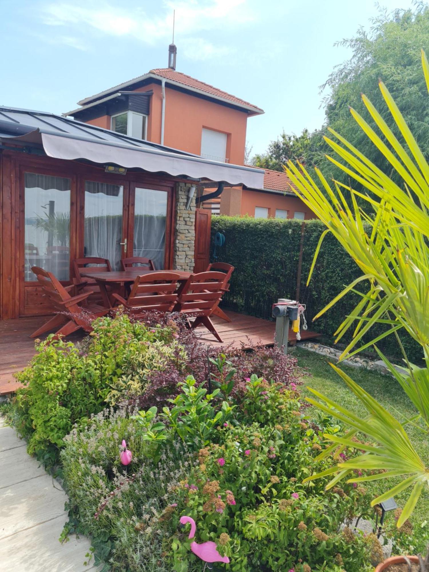 Flamingo Holiday home